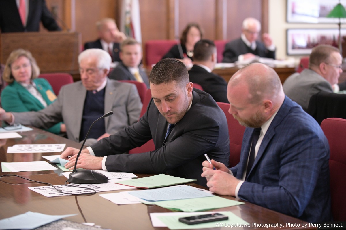 House Banking Committee approves medical cannabis banking bill to allow credit unions to bid for services